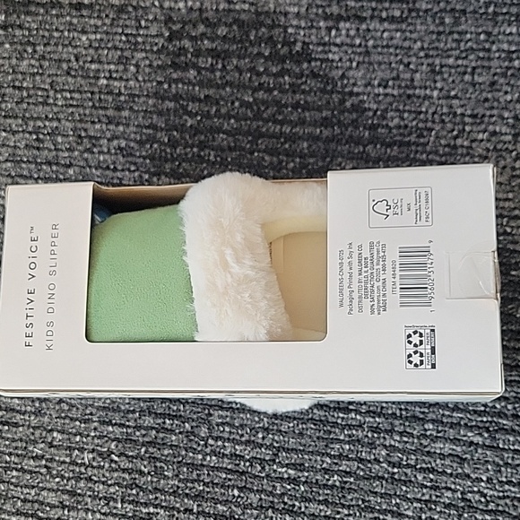 Dino Slippers - Green and White- Kids Sz 11-12 - Picture 3 of 3